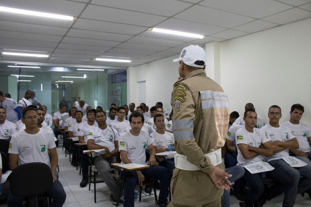 Supervisor de trânsito da SMTT oferta curso para guardas municipais do interior - SMTT Aracaju